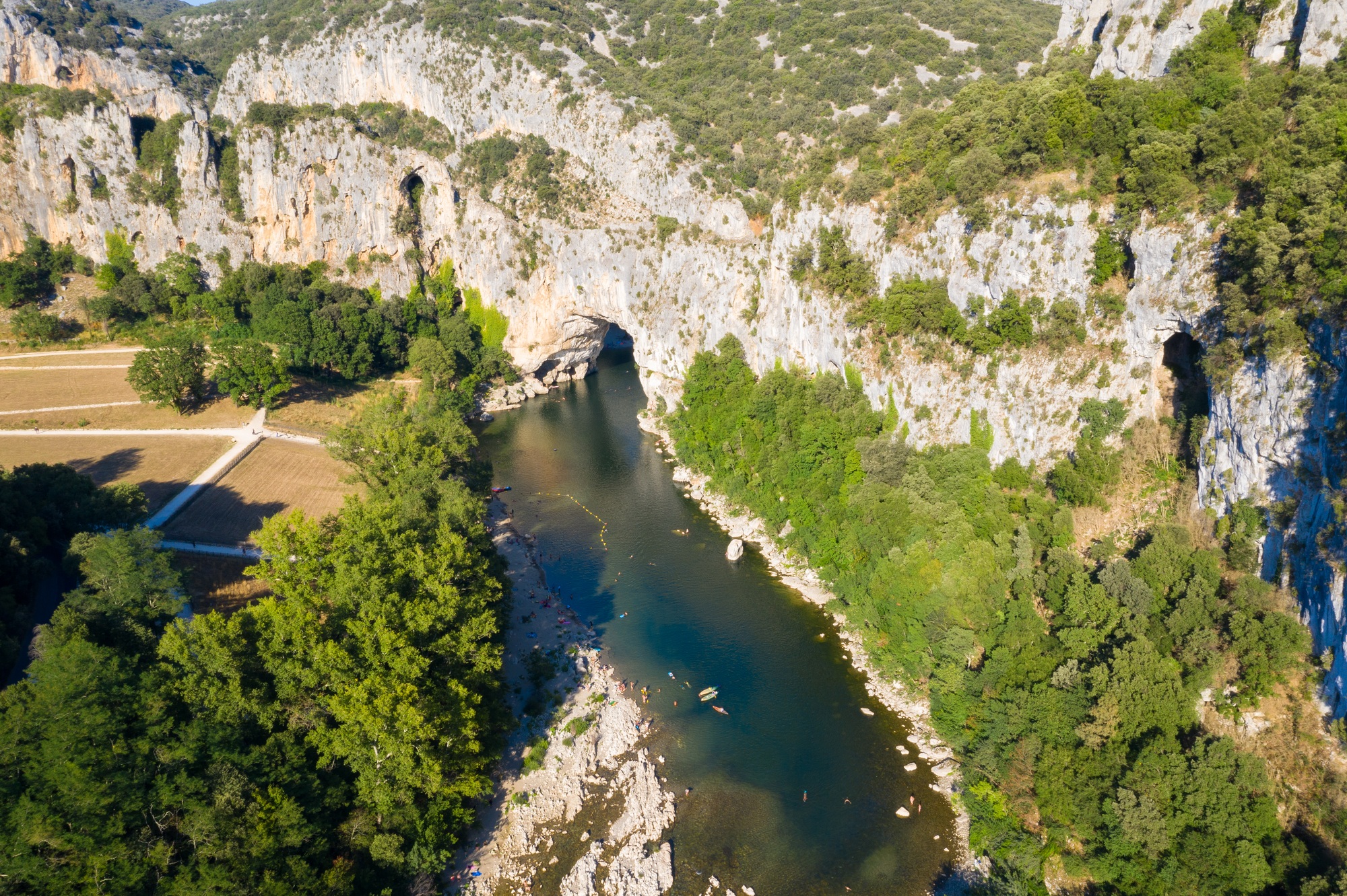 Vue aérienne du Pont d’Arc et du méandre de l’Ardèche