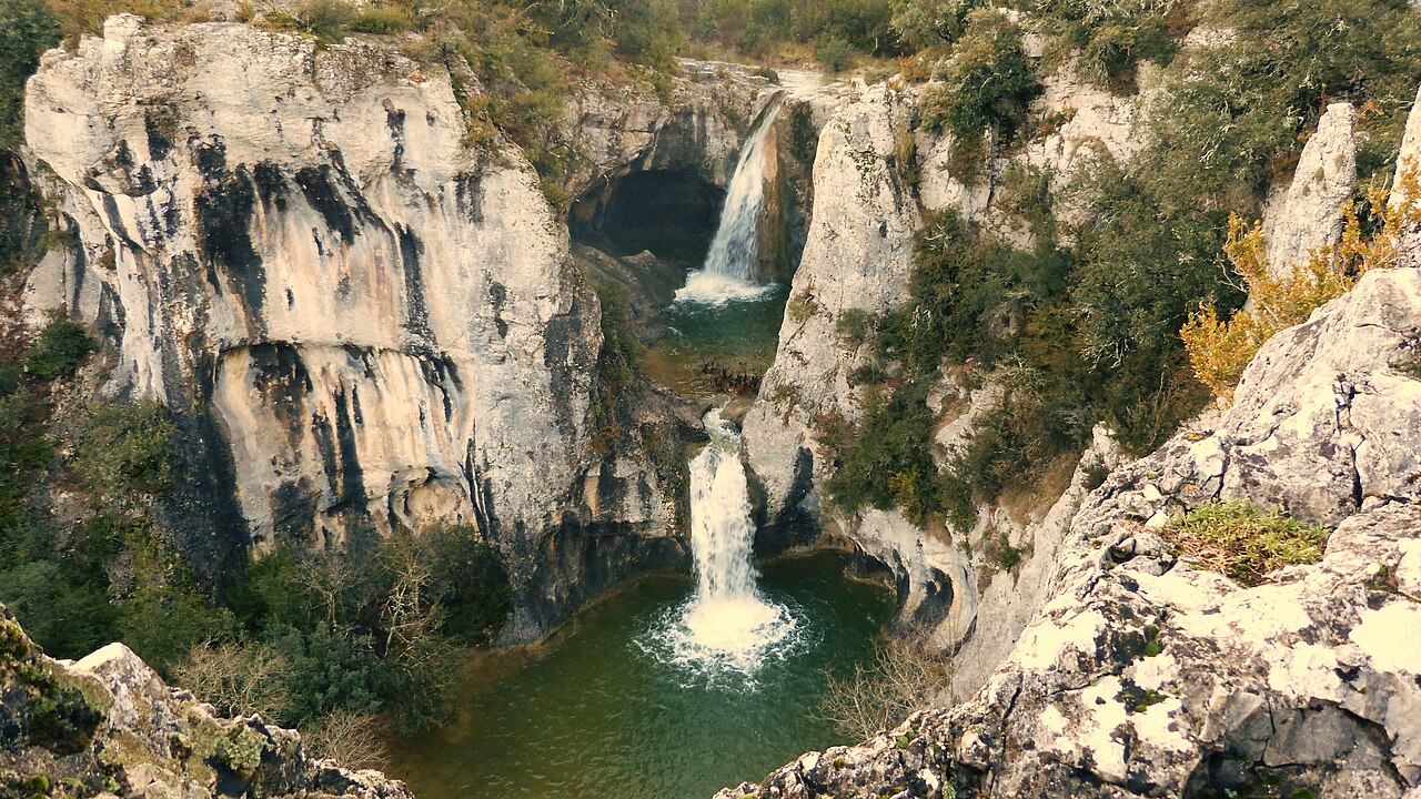 La cascade du Gour de la Sompe près de Lagorce en Ardèche